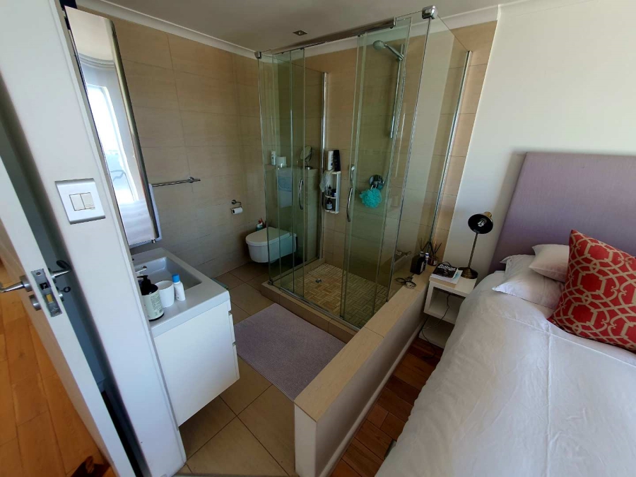 To Let 2 Bedroom Property for Rent in Green Point Western Cape